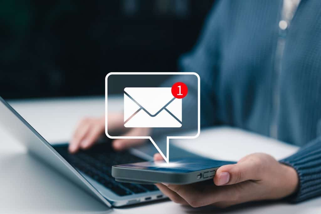 Domínio próprio e segurança: o que levar em conta ao contratar um serviço de e-mail profissional